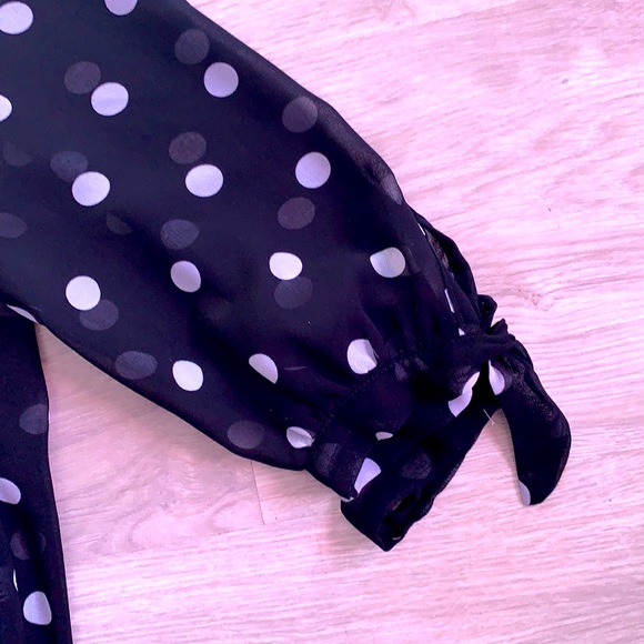 Black blouse - Picture 3 of 3